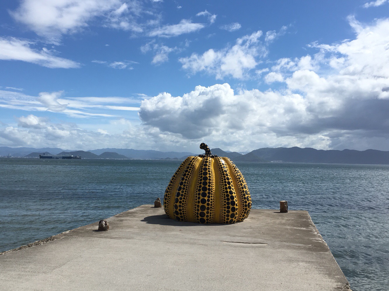 インスタ映え必至 香川の旅行先ならアートの島 直島がおすすめ ふるふるブログ