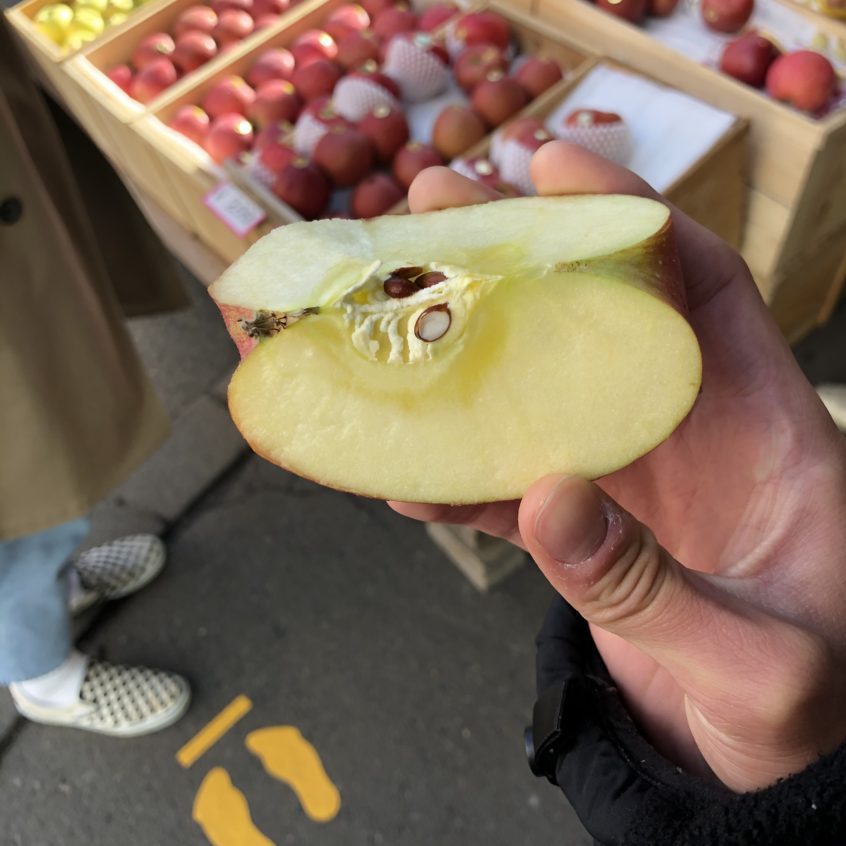青森県産のりんご