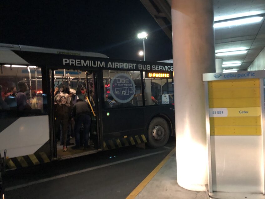 空港間移動時のバス